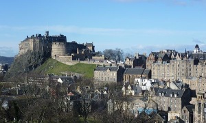 600px-Edinburgh_Castle_from_the_south_east